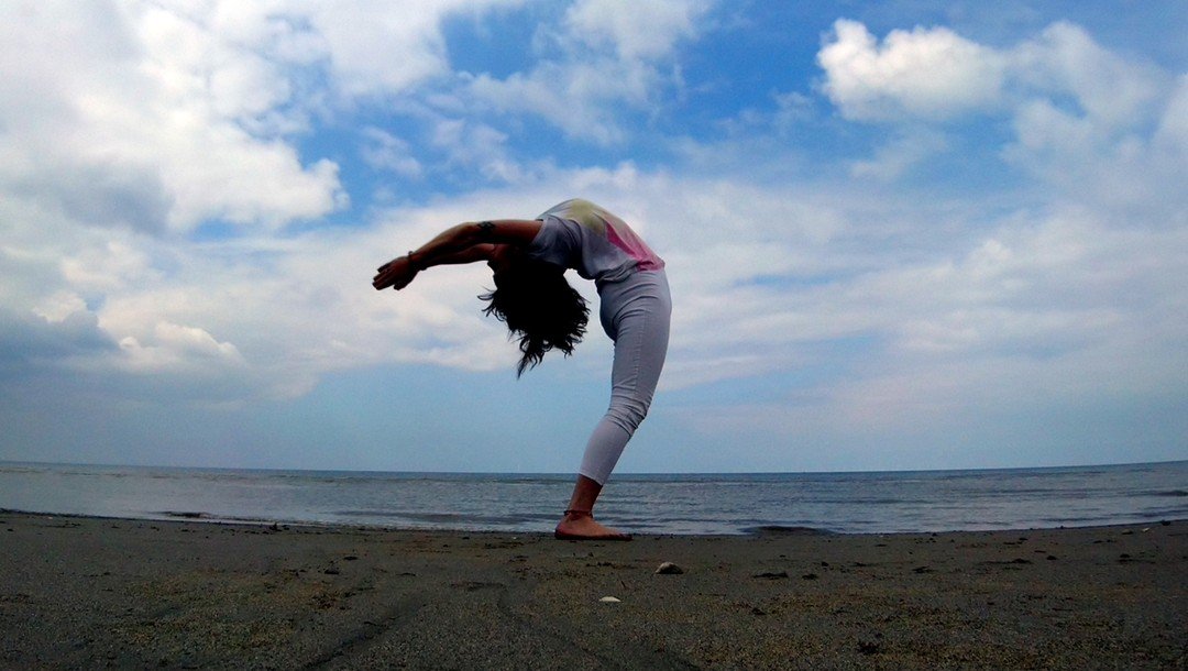 The ASANAS (poses)

STANDING poses are invigorating. They refresh body and mind by removing tension, aches and pains. They stimulate digestion, regulate the kidneys and relieve constipation. They improve circulation and breathing. The back, hips, kne