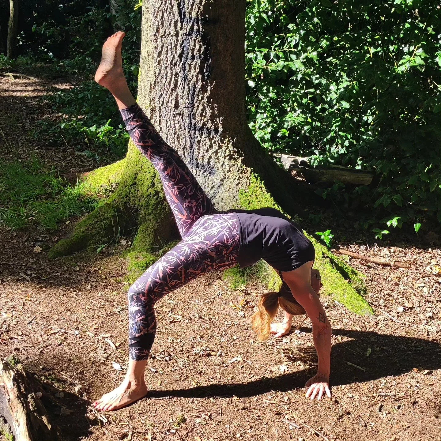 Finding freedom of movement in the forest

#Yogadance 
#yogawithalicia 
#yogaformenopause 
#yogaintheforest
#forestclearing
#yogabend
#bodyshaoe
#yogapose
#poseoftheday
#yogafreedom
#backbending
#spinalflexion
#spinalflexibility
#yogaguide 
#dhanuras