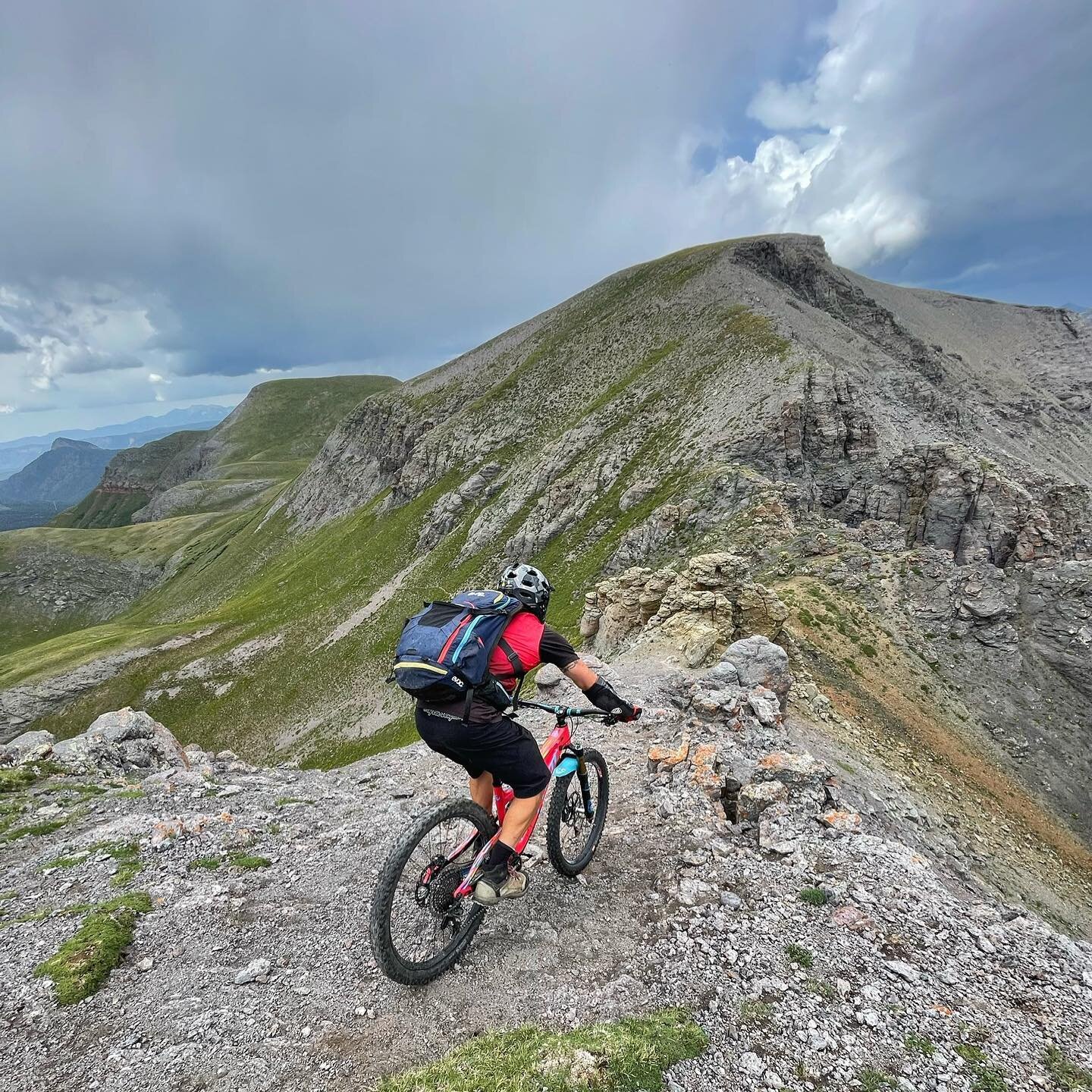 1 MORE DAY... Until we drop some excitement! Stay tuned!

#teaser #silvertonsingletrack #bakerspark #buildingsuspense #mtbsilverton #getstoked #community #bikesbikesbikes #getinvolved #ride #shapewhatyoushred #mtb #sharethestoke #mountainfueled #doyo