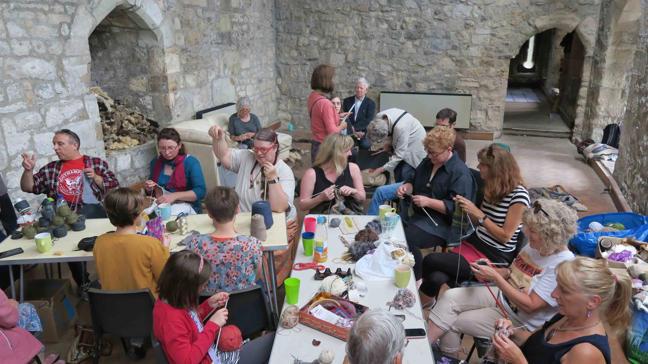 knitting-a-wall-en-masse.jpg
