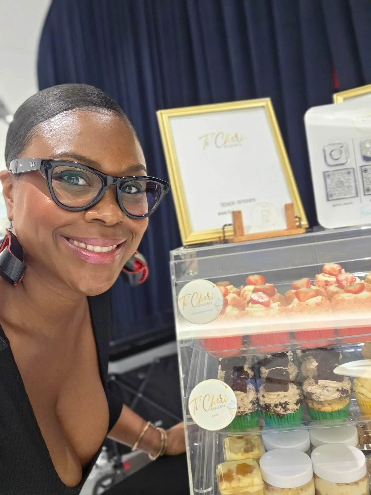 Had the pleasure of vending  @newarkfashionweekfestival. Still on a high! Great vibes and amazing people. Thanks to all who stopped by and made my day truly special. From the kind words, laughter, and warm interactions. 

Calender open for March &amp