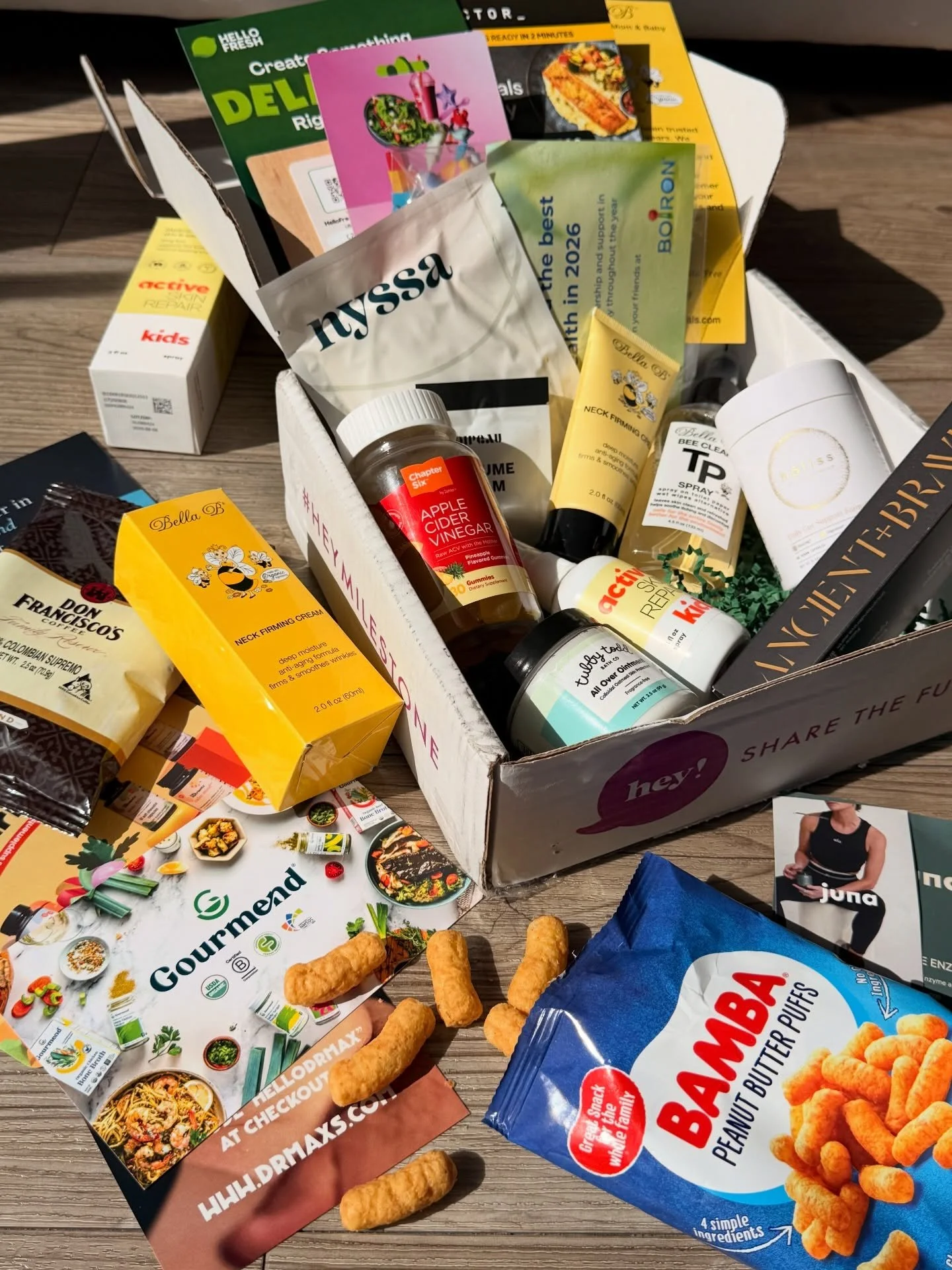 Swipe to see what&rsquo;s inside the box 👀📦✨

Missed the SoCal Wellness Summit live this year? You can still get the full experience delivered straight to your door! Introducing the Virtual Access Pass, presented in partnership with @hey.milestone 