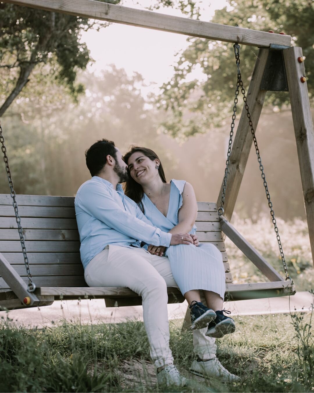 Sara e Paulo, hoje o dia &eacute; vosso! 😍 
Temos a certeza que vai ser um dia em grande, cheio de festa, cheio de amor e muita emo&ccedil;&atilde;o, n&atilde;o fossem eles um cora&ccedil;&atilde;o mole! 🥰
S&oacute; vos podemos desejar o melhor que