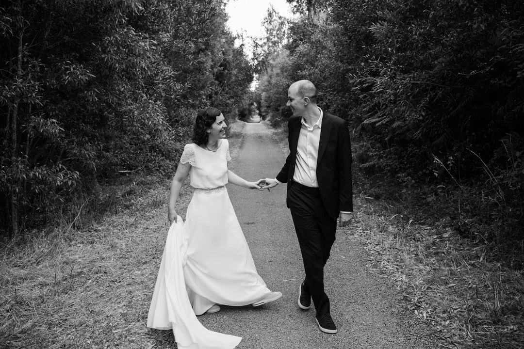 As fotos de casamento têm que refletir a vossa personalidade, só assim faz sentido. Por isso se é para correr, nós corremos também. 🤍