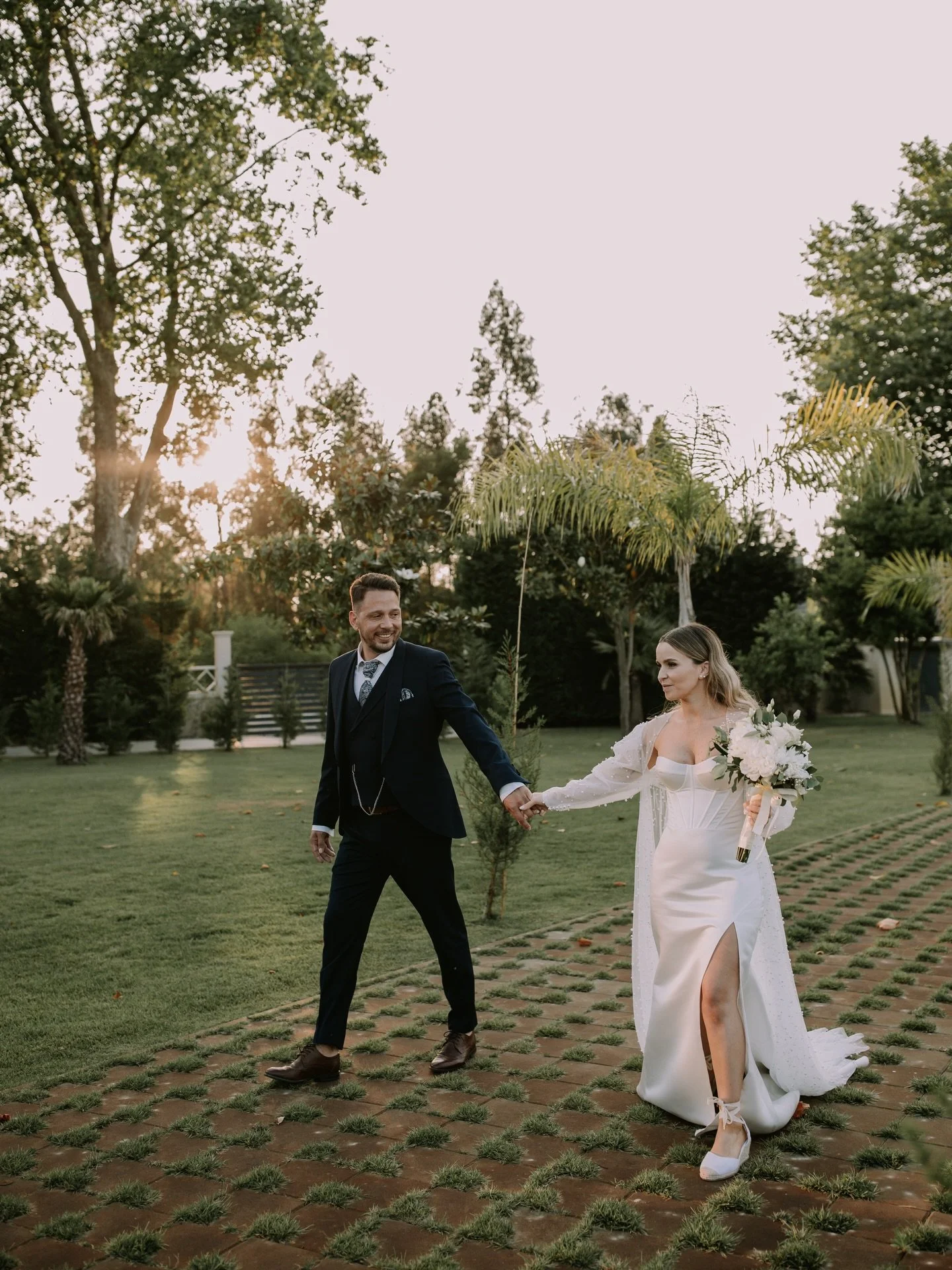 H&aacute; pessoas que n&atilde;o precisam de muito para entrar nas nossas vidas e ganharem o seu pr&oacute;prio espacinho! 

A Lili e o M&aacute;rio s&atilde;o esse tipo de pessoas. 

O casamento foi emo&ccedil;&atilde;o de in&iacute;cio ao fim, mas 