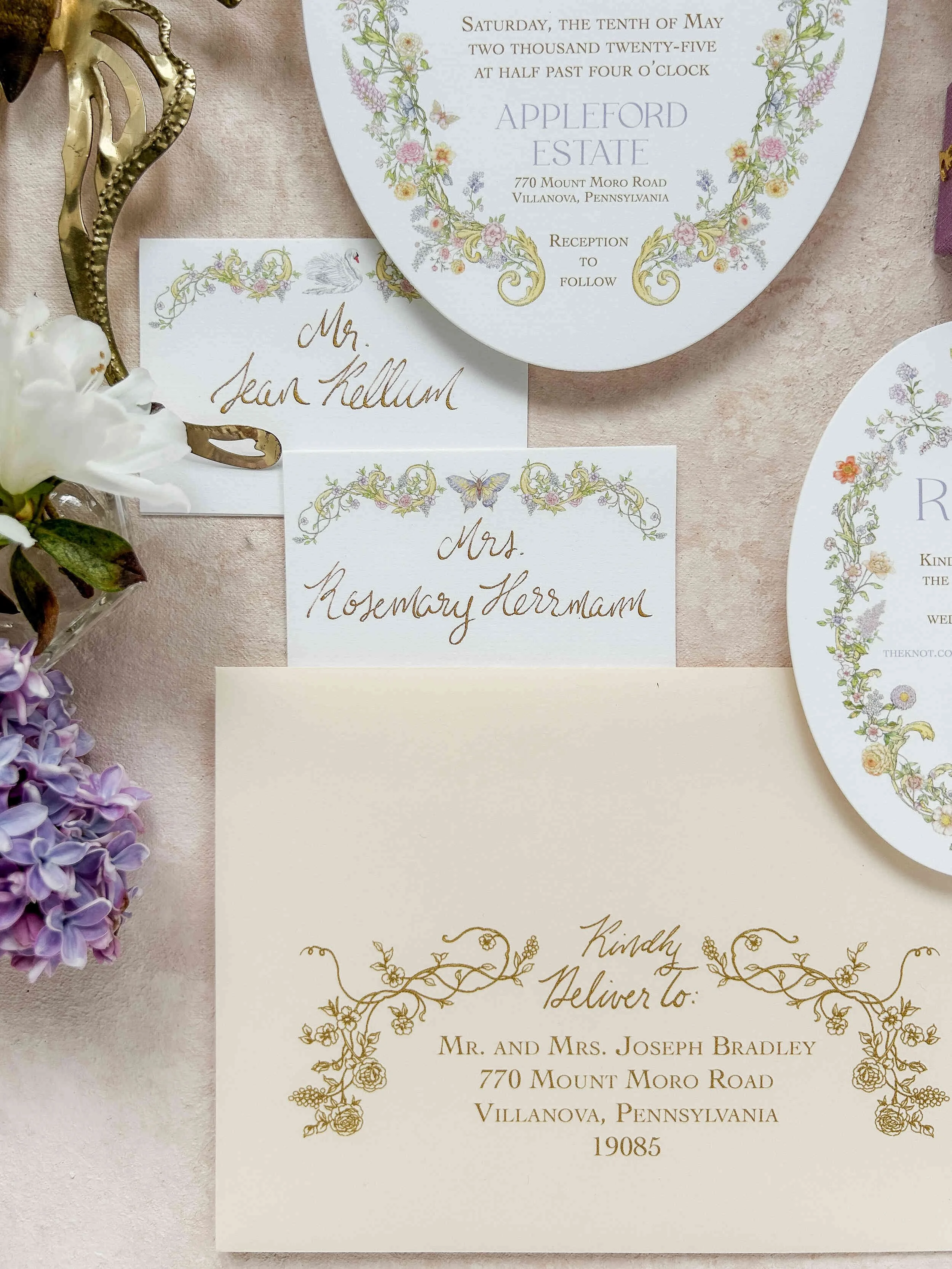 Oval-floral-wedding-invite-envelope-place-cards.jpg
