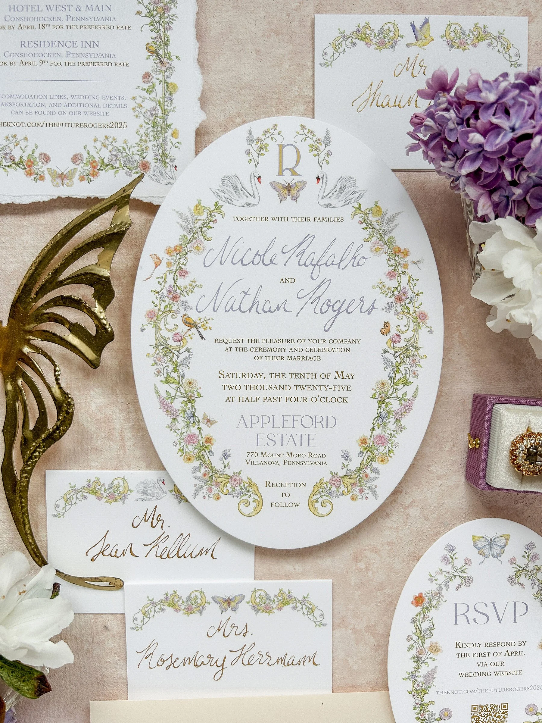 Oval-floral-wedding-invitation-suite-1.jpg