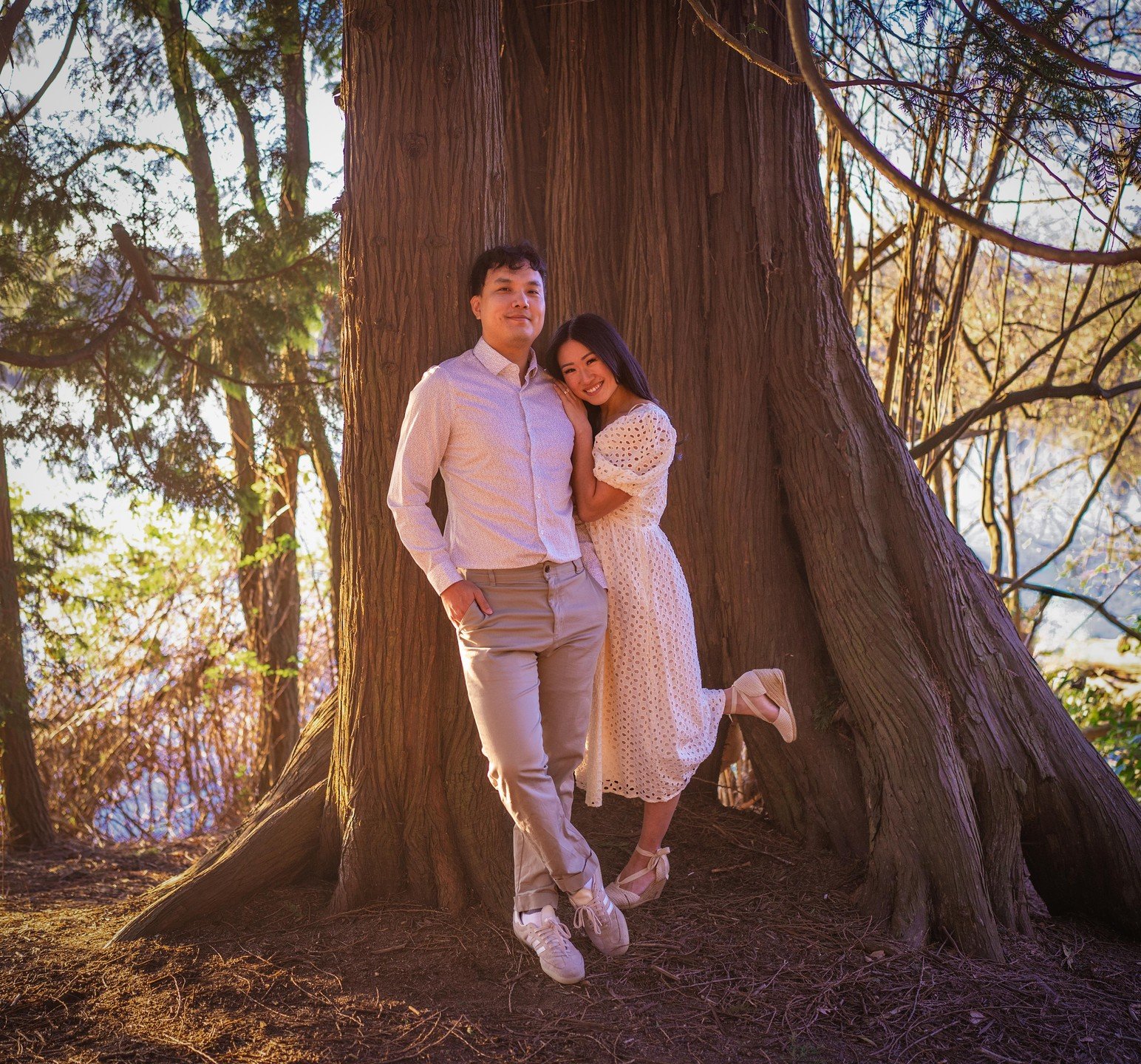 In life's weave, they're like tree roots, strong and connected.
.
.
.
.
.
.
.
.
.
.
.
#PortraitPhotography #BCPhotographers #LovePhotography #CouplesPhotography #BurnabyPhotography #VancouverPhotography #PortraitSession #PhotographyLovers #CaptureThe