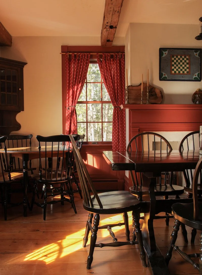 breakfast room in the farmhouse inn