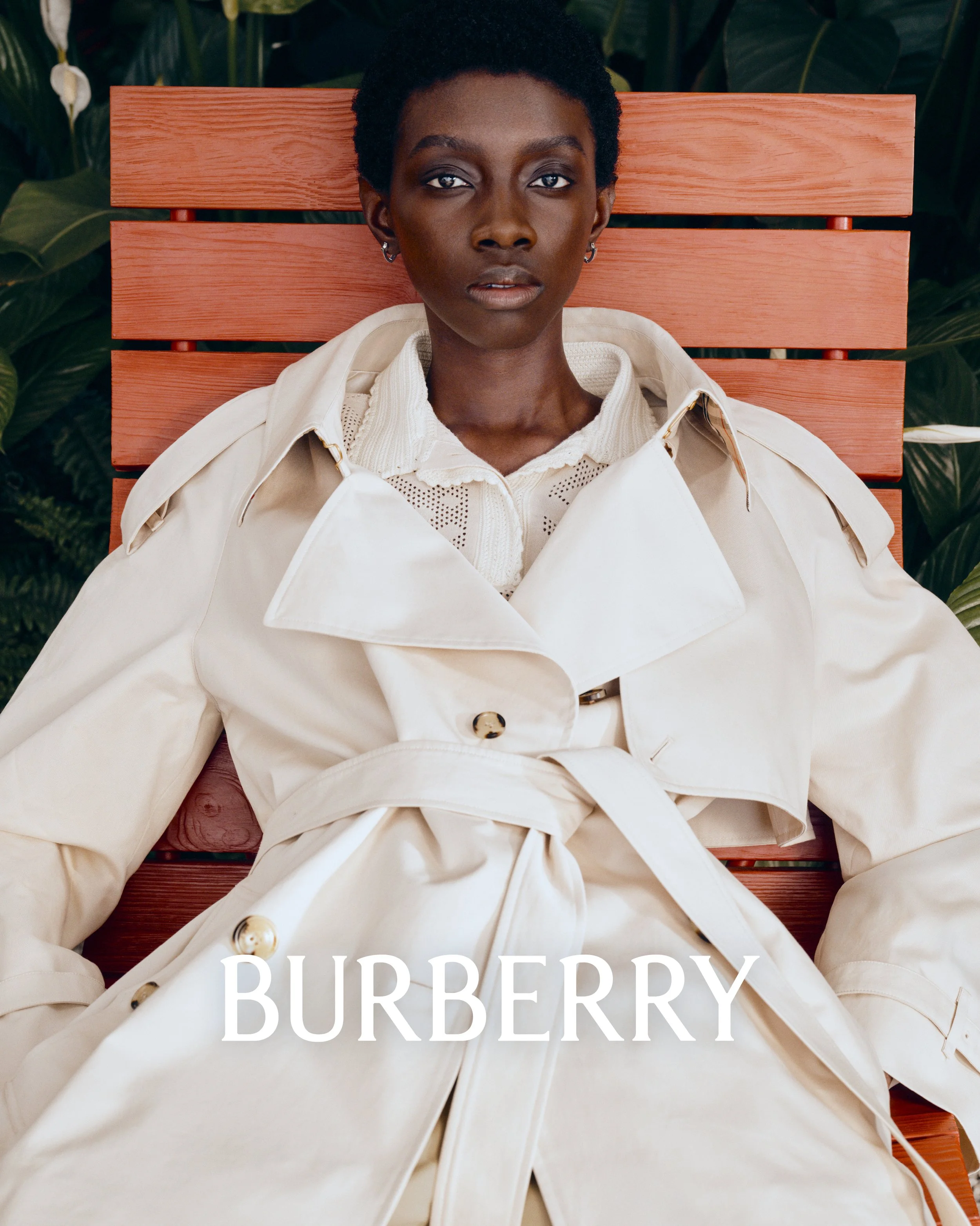 BURBERRY_2026_TROPICAL_GABARDINE_CAMPAIGN_CROPPED_LOGO_sRGB_12_4x5.jpg
