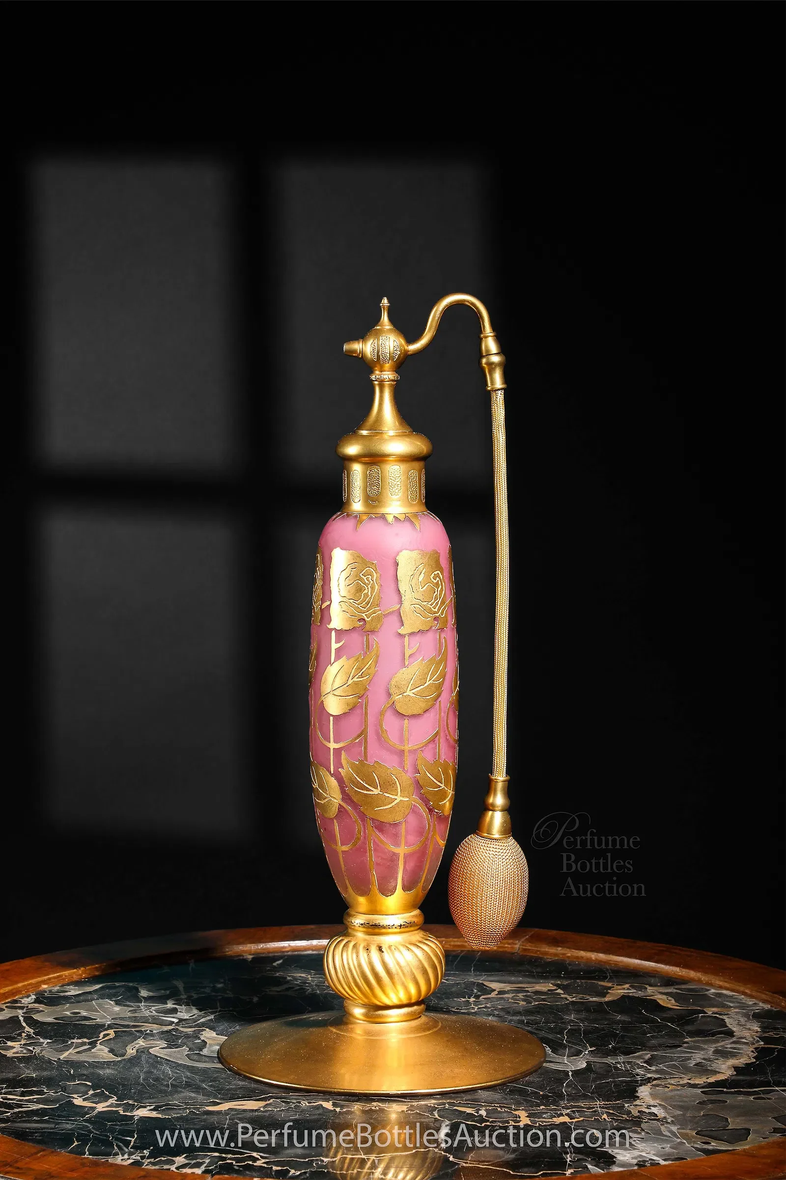 The Doctor and the Atomizer: The Country Doctor Behind Perfume’s Most Beautiful Bottles 