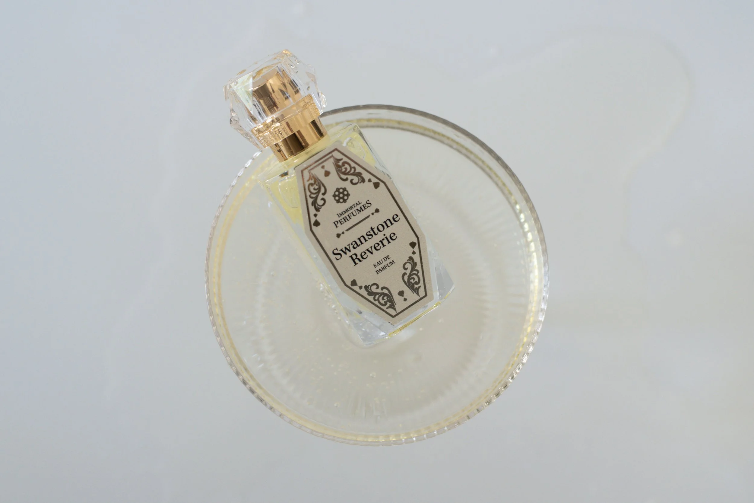 ImmortalPerfumes_SwanstoneReverie_Feathers_Champagne3.jpg