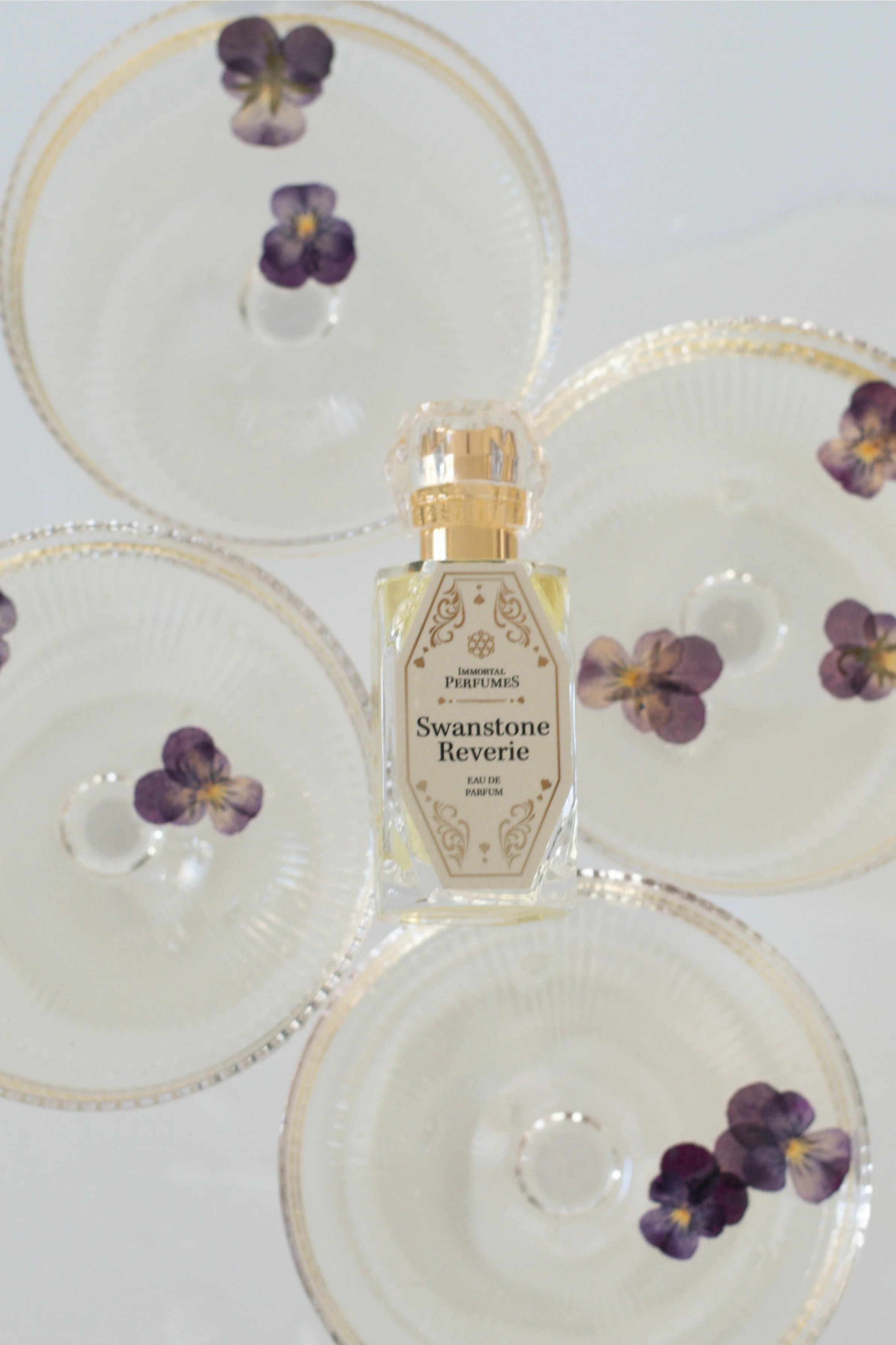 ImmortalPerfumes_SwanstoneReverie_Feathers_Champagne5.2.jpg