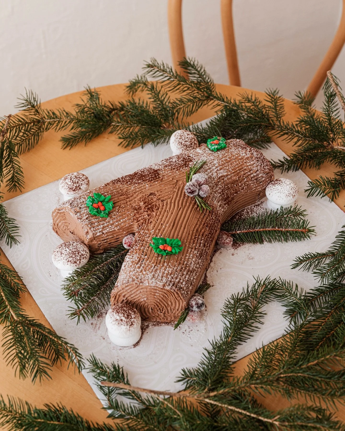 🎄 Order now from Nana&rsquo;s Holiday Market! 🎄 

Please place your orders on your local Nana&rsquo;s website by Friday, December 19th at 8pm!

With offerings from this beautiful b&ucirc;che de No&euml;l to your favorite quiches (and lots in betwee