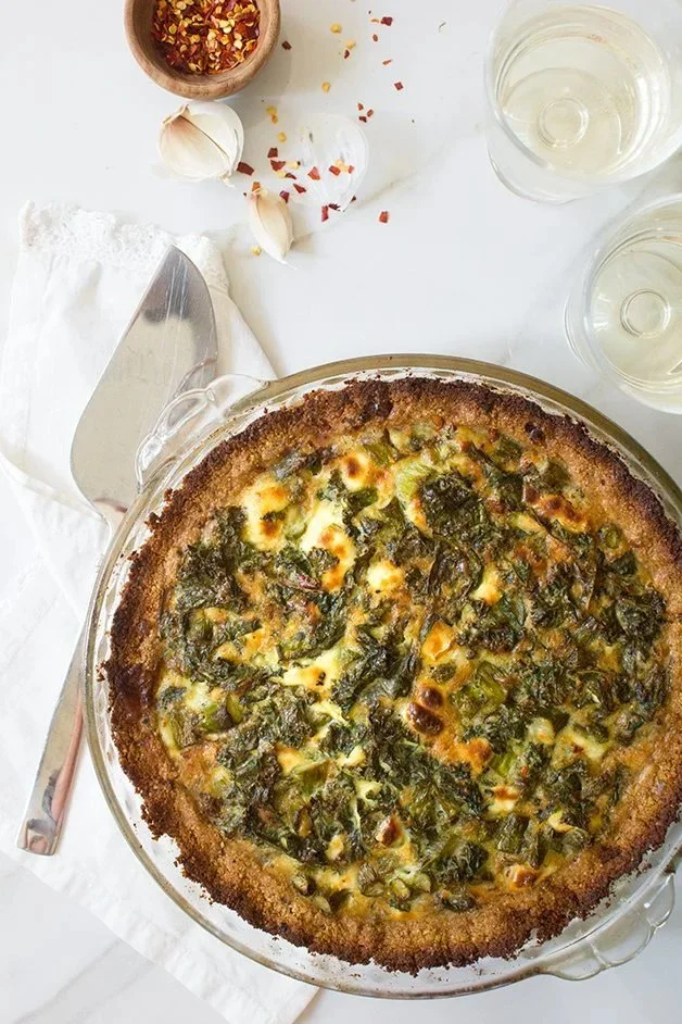 Garlicky kale and gruyere quiche