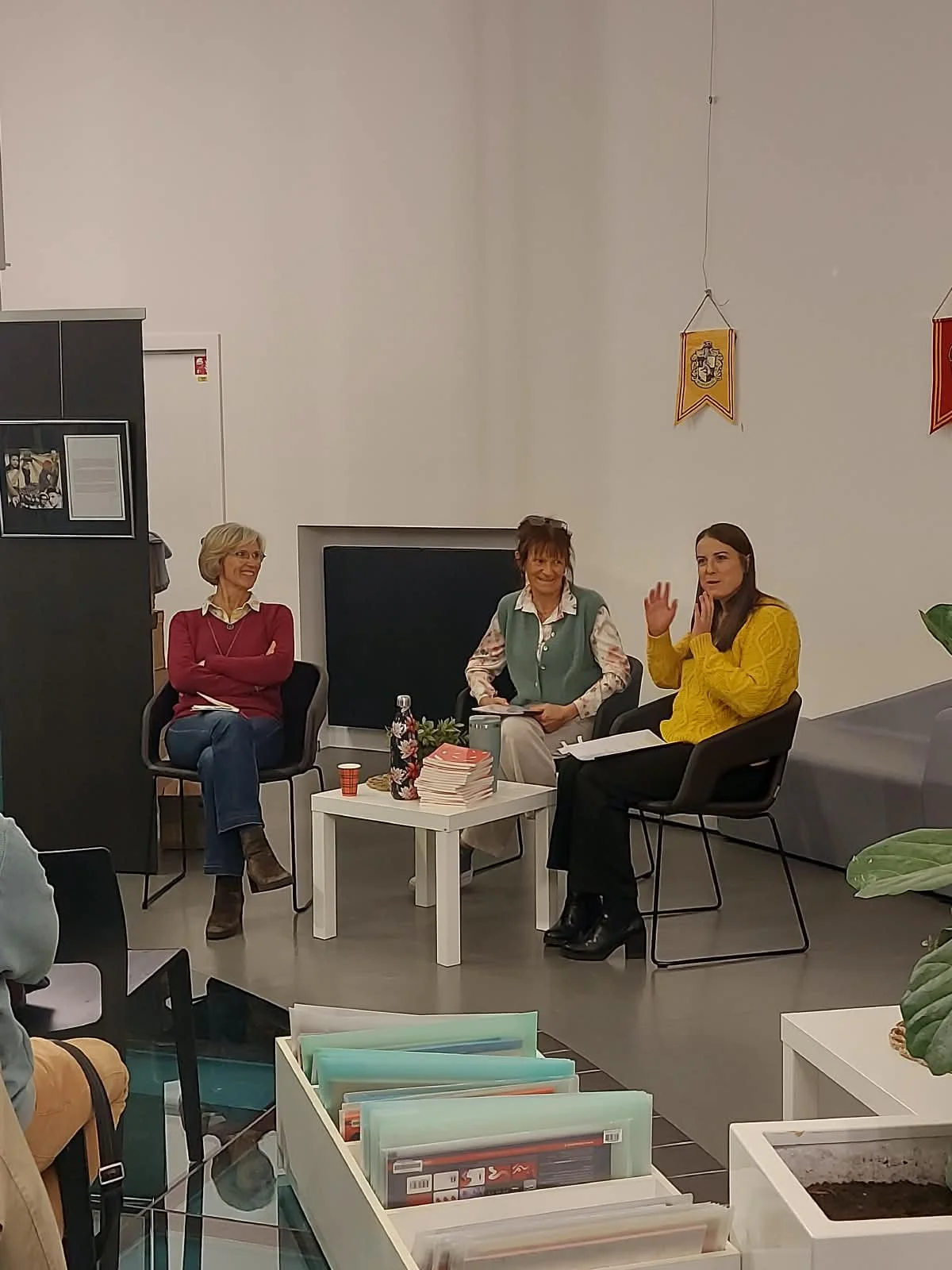 Séance de lecture de textes à la bibliothèque d'Andenne