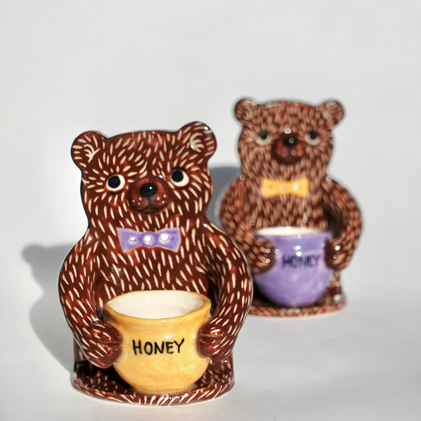 I&rsquo;ll have honey bear herb strippers tomorrow as well if your valentine is more of the sweet type! 
Patron early access starts the 7th at 6 pm eastern time, then full access starts Sunday at 6!
.
.
.
#handmadeceramics #cuteceramics #functionalce