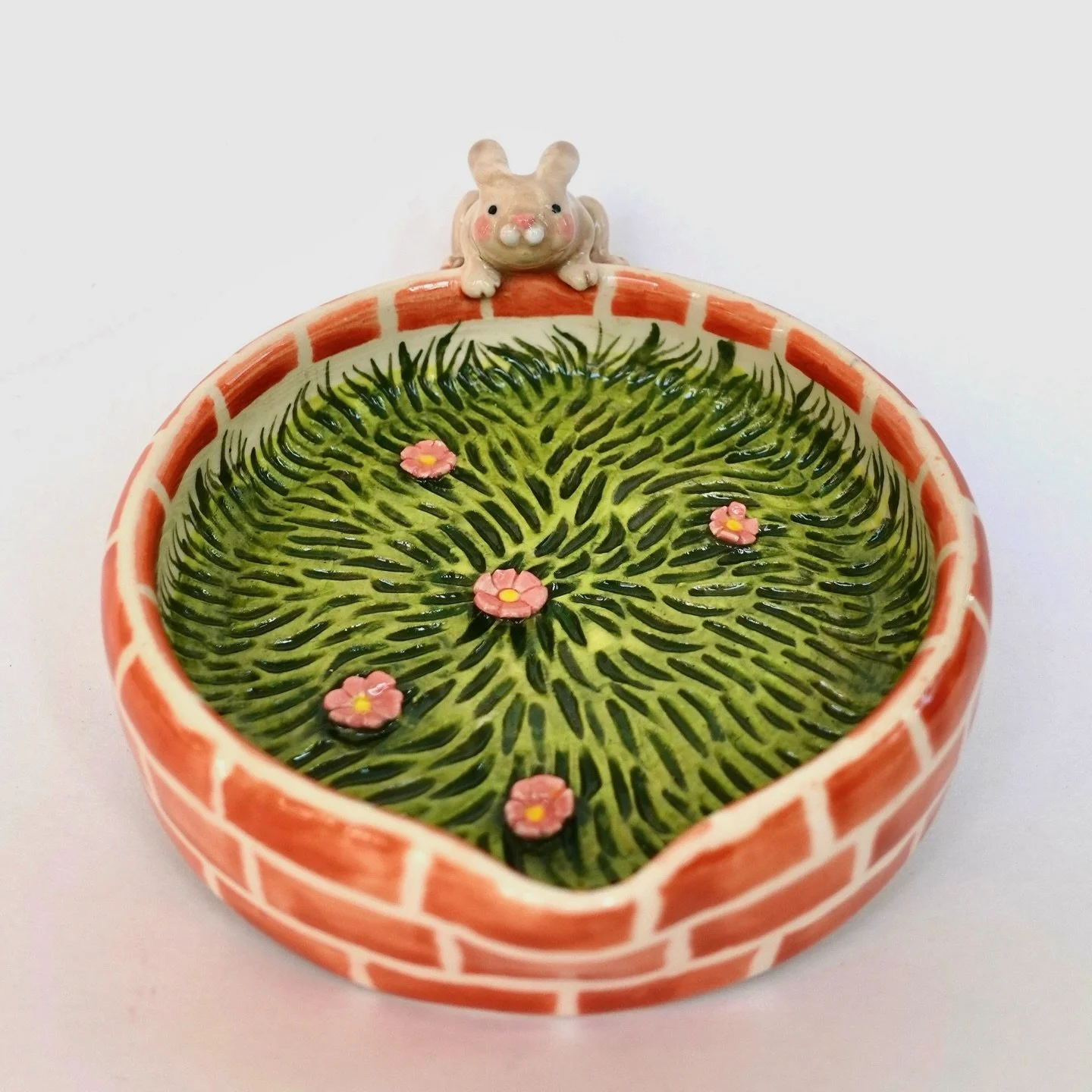 Why not spring yet??? Why two more months of cold!??? 
I&rsquo;m making lots of springy things for my next drop because I&rsquo;m done with these grey winter days :/ here&rsquo;s a bunny garden garlic grater that was in my holiday drop! The last slid