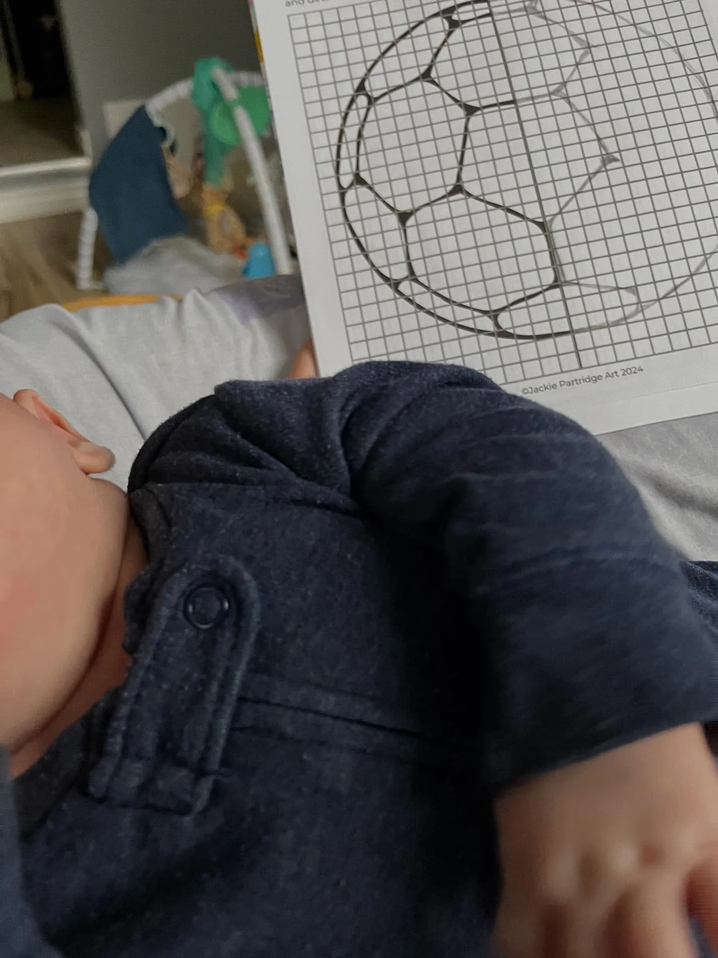 When nap trapped ✏️
Nothing better than being nap trapped and drawing. Trying to reduce my screen time and soak it all in🥹
Symmetry drawing | pencil drawing | drawing practice