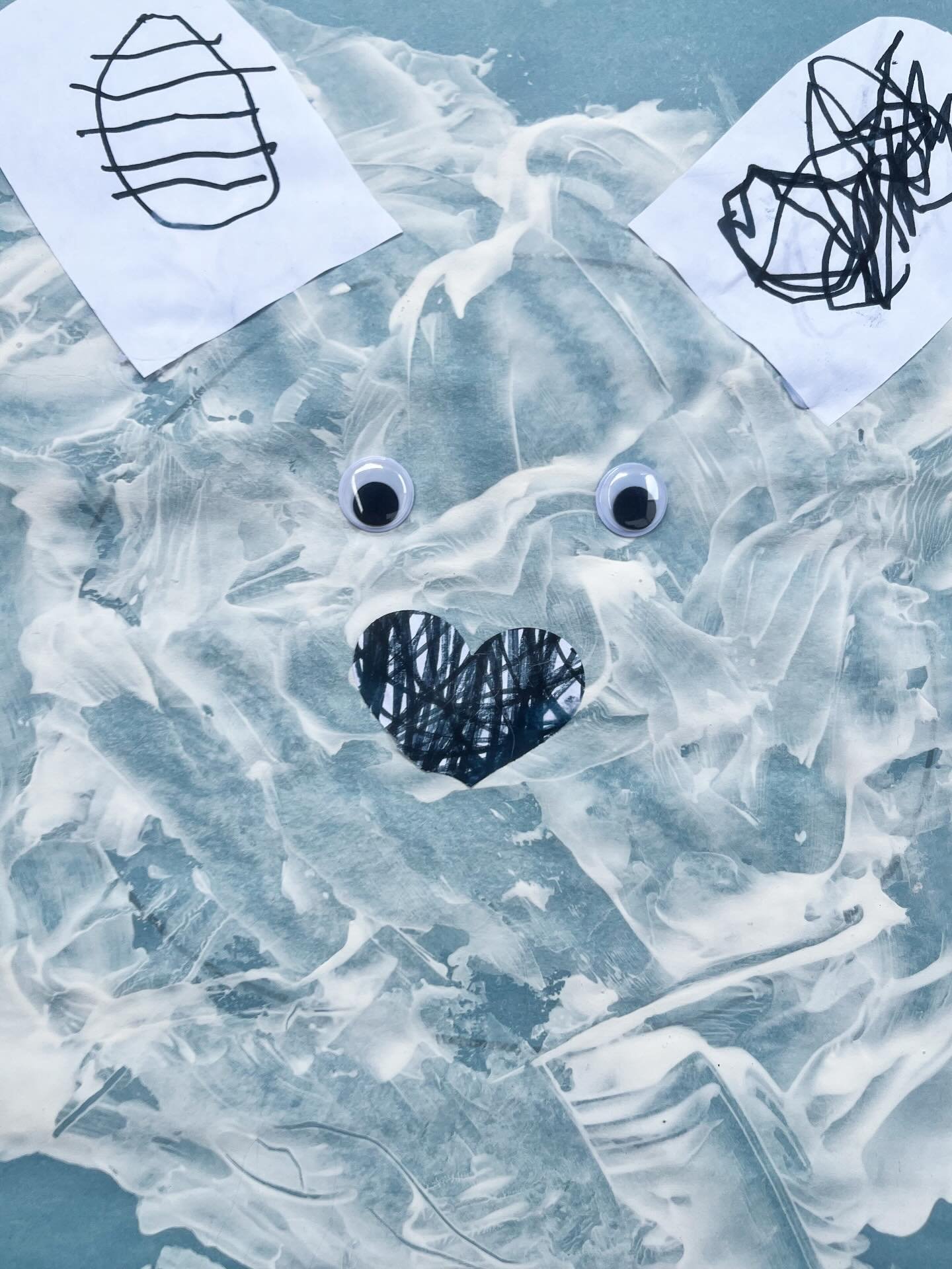 I think the second one is my favourite 💙➡️

I did this winter polar bear painting with 3-5 year olds. They turned out so cute!

We painted the fur with a plastic fork.

Tell me which one is your favourite in the comments! 

Easy art lesson | prescho