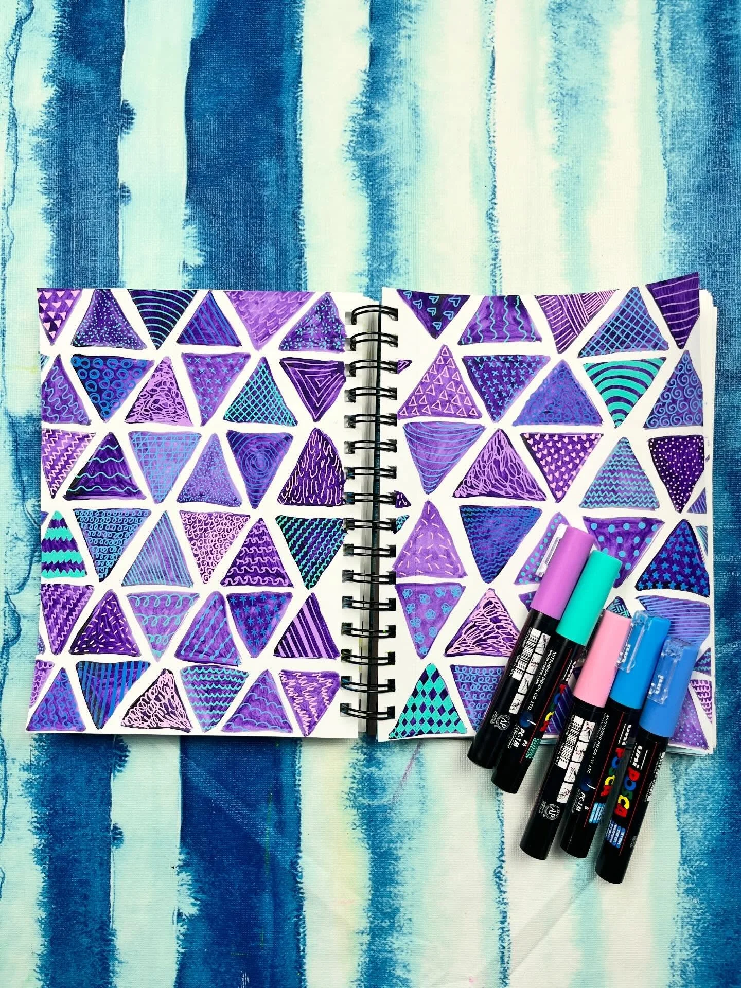 🩵💙🩵tried my new @posca_usa pens 

The colours are just so pretty! 

I&rsquo;ll be teaching this design in a free online summit March 26-31. 

Comment SUMMIT to register for the FREE Creativity Everyday Retreat. 

Want a link to this set of Posca p