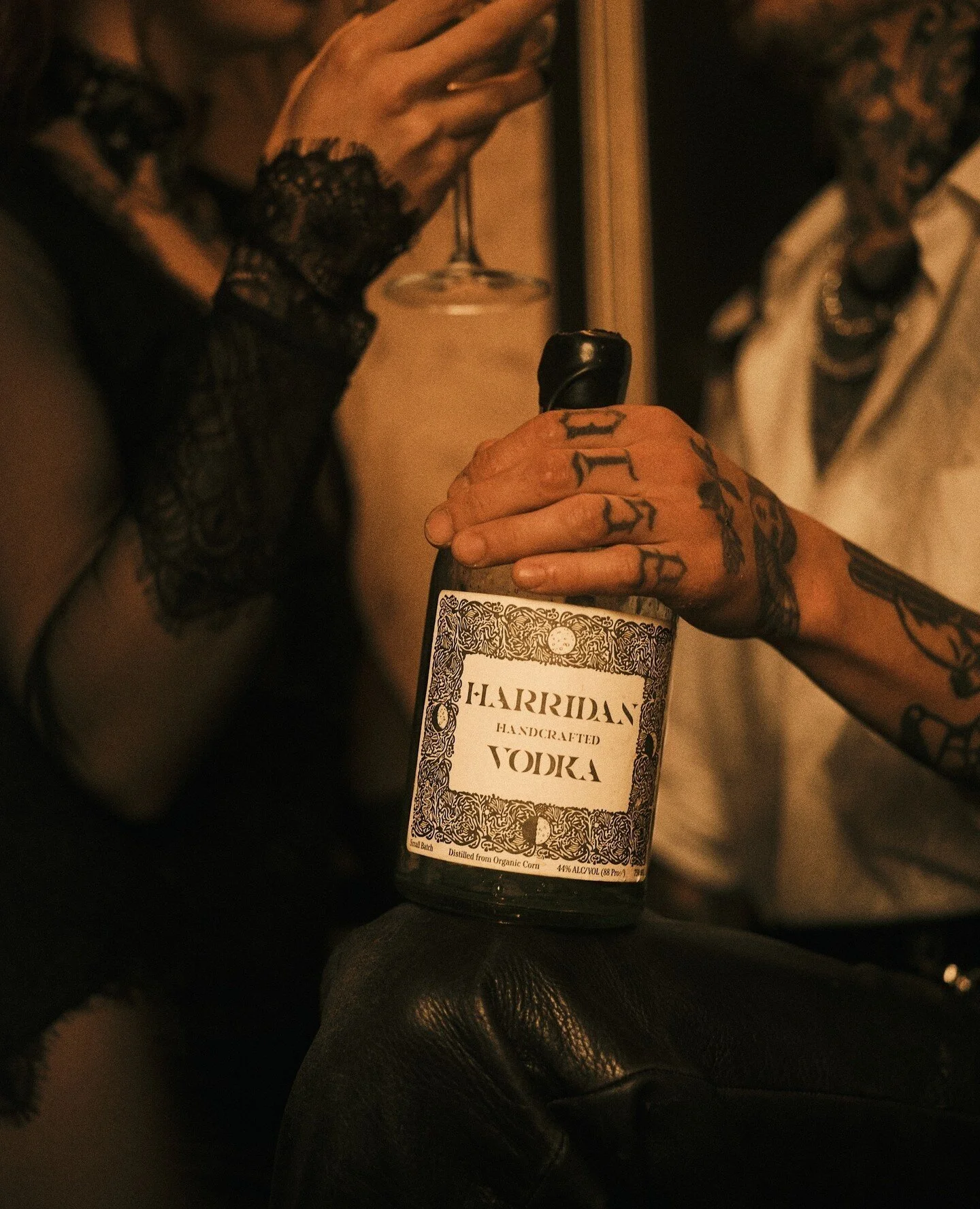 Upgrade your seasonal celebrations with a little help from Harridan. With flavors designed to be savored, our vodka is guaranteed to help those awkward family conversations go down a little smoother πΈοΈ