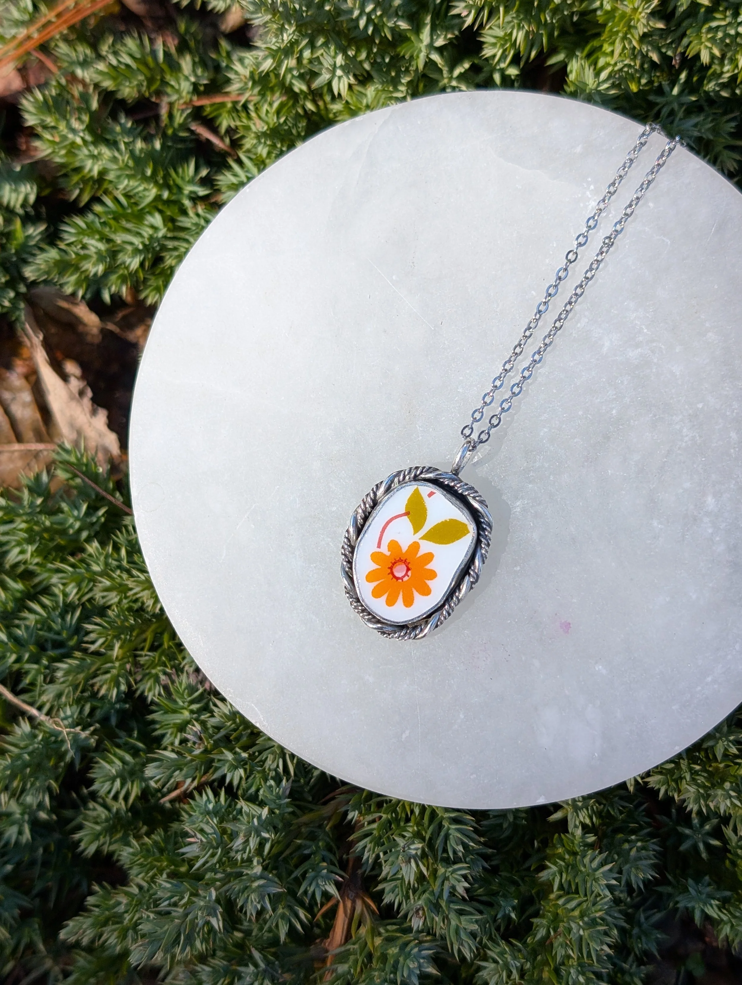 Arcopal Vintage Floral Necklace