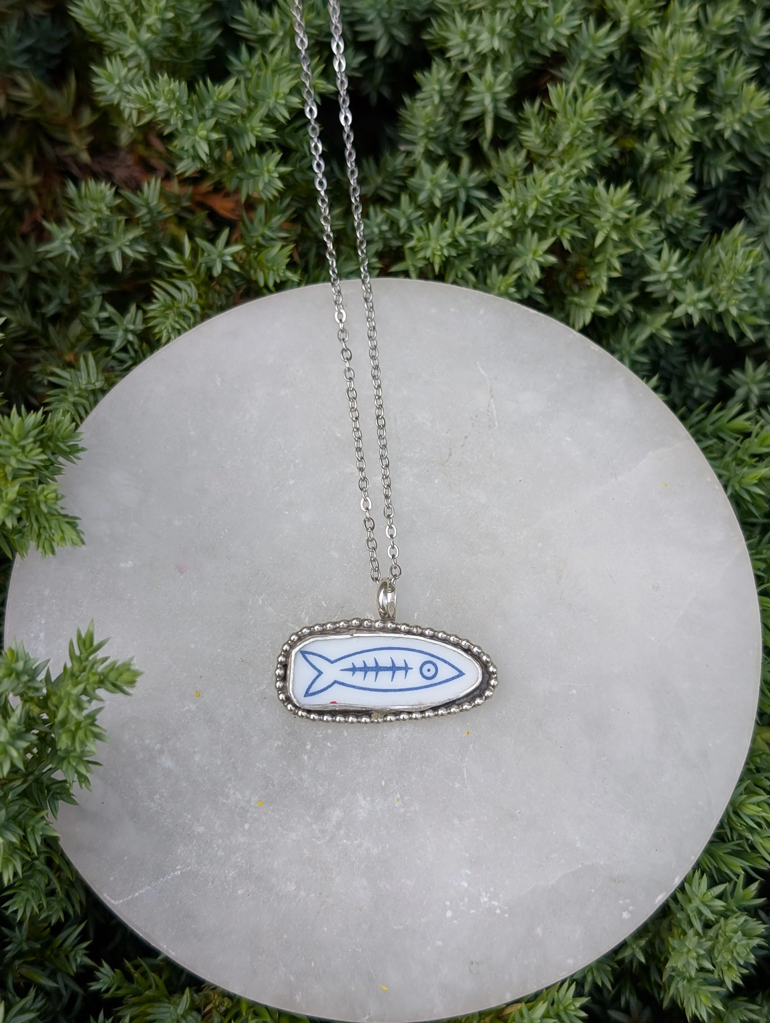 Harbor Town Corelle Necklace (Blue Fish)