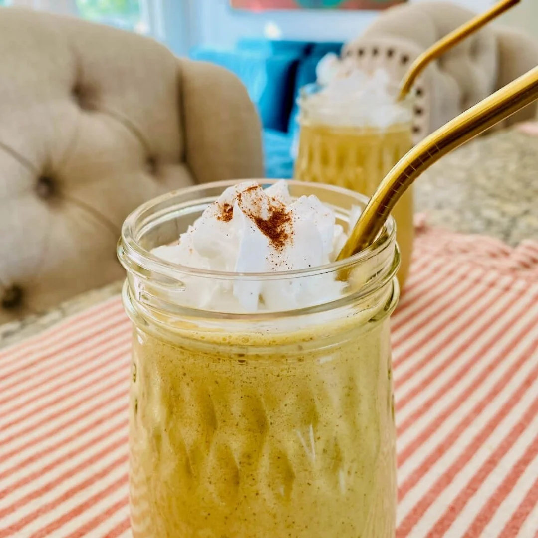 🥕 Carrot Cake Smoothie - For those mornings when you need breakfast, dessert, and a hug all in one. This warm smoothie has got your back.

#carrotcakesmoothie #healthyrecipes #veganrecipes #glutenfreerecipes #ayurveda #healthybreakfast #smoothiereci