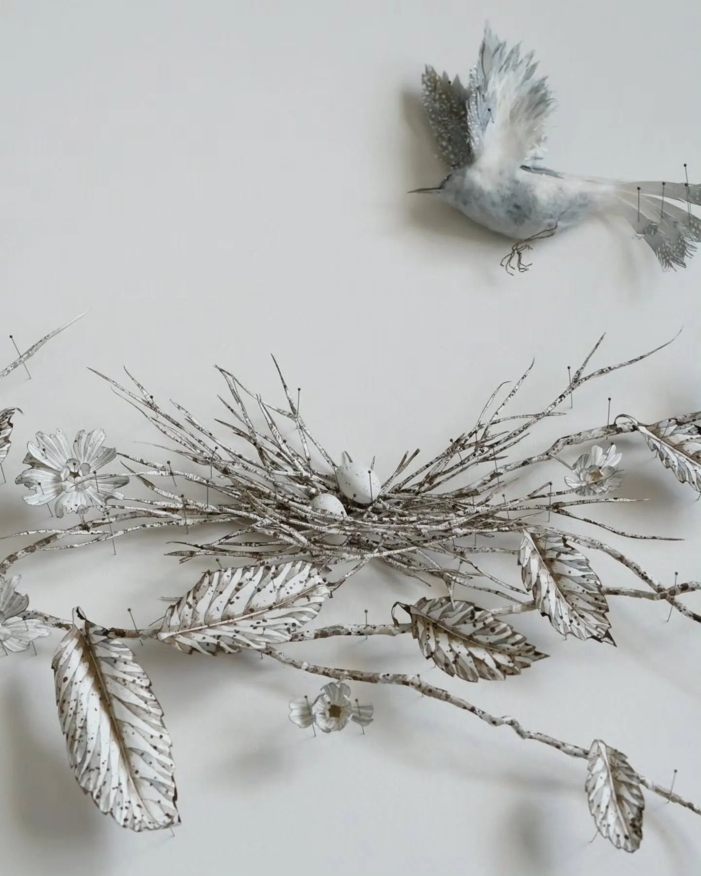 Happy Easter all. I hope among the chocolate fuelled excitement you find the peace and joy, and more importantly than ever for these times, the hope and light, that this season shares. 
Some little paper eggs for you this morning, to share the love ?