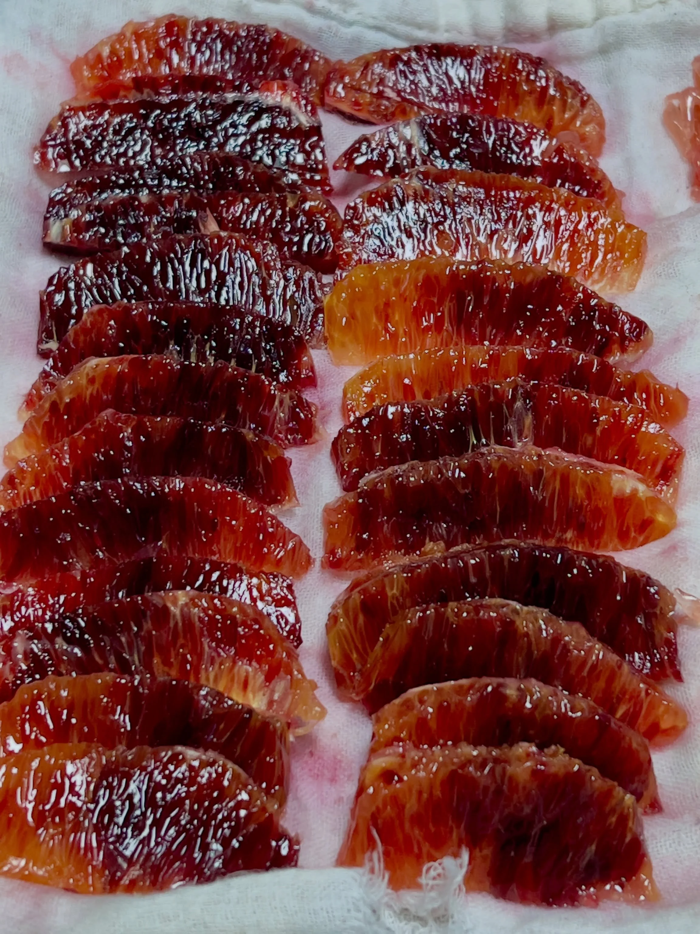 Blood orange season&mdash;get y&rsquo;all some. Brought back memories supreming these slices and I remember why I hated citrus for a while in restaurants 🤣

#bloodorange #seasonalfood #orange #supperclub