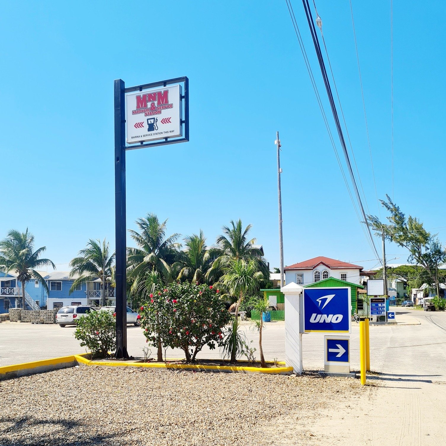 MnM-hardware-service-station-fuel-uno-sign.jpeg