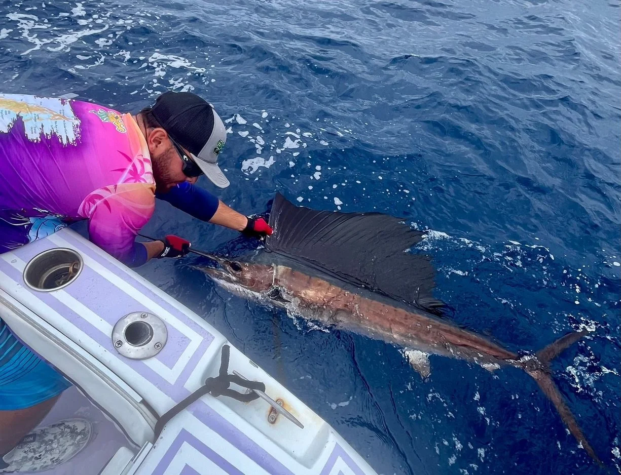 #KnottyPirate sealed their double #Sailfish action with a #wahoo for a solid day at sea. 🤙🏽 Angler Eric Henkis and Capt. Dylan Henkis got themselves a good weekend with their crew! 🇧🇿 

📸: @eric_.501 @dyl_henks