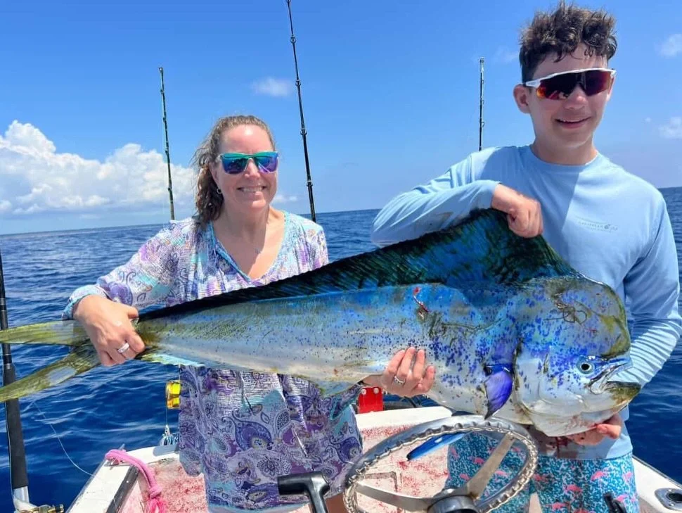 Bright and beautiful, Capt. Nestor Cerpa&rsquo;s crew on #LaToxica got themselves a #Dorado each before docking back in San Pedro! Fresh out the water, those colors are electricccc. ⚡️ 

📸: @fishing_kingbelize | Fishing King Belize
