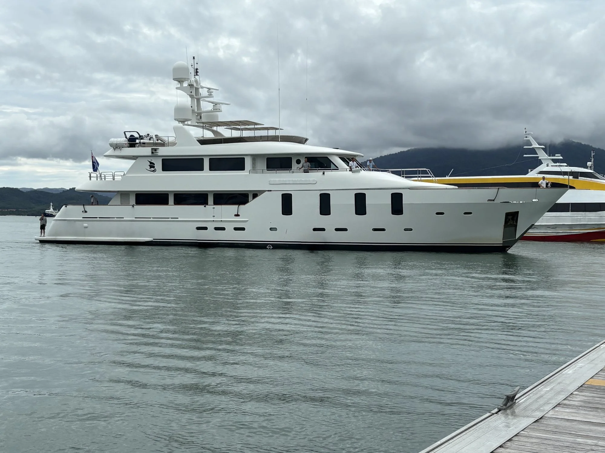 M/Y Jaciri. 130' (39.5 m) Oasive. Captain/Engineer, May–Oct 2026. Twin CAT 3412. Delivered Langkawi to Brisbane.