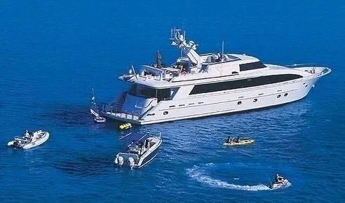 M/Y Sans Souci. 115' (35 m) Crescent. Captain/Engineer, Aug 2013–Jan 2015. Twin CAT C32.