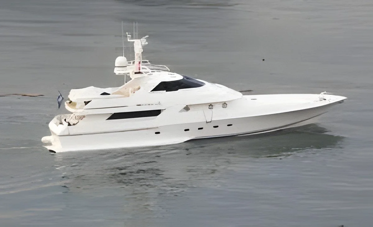 M/Y Shana. 106' (32.3 m). Captain/Engineer, Dec 2005–Sep 2008. Twin GM 16V92.
