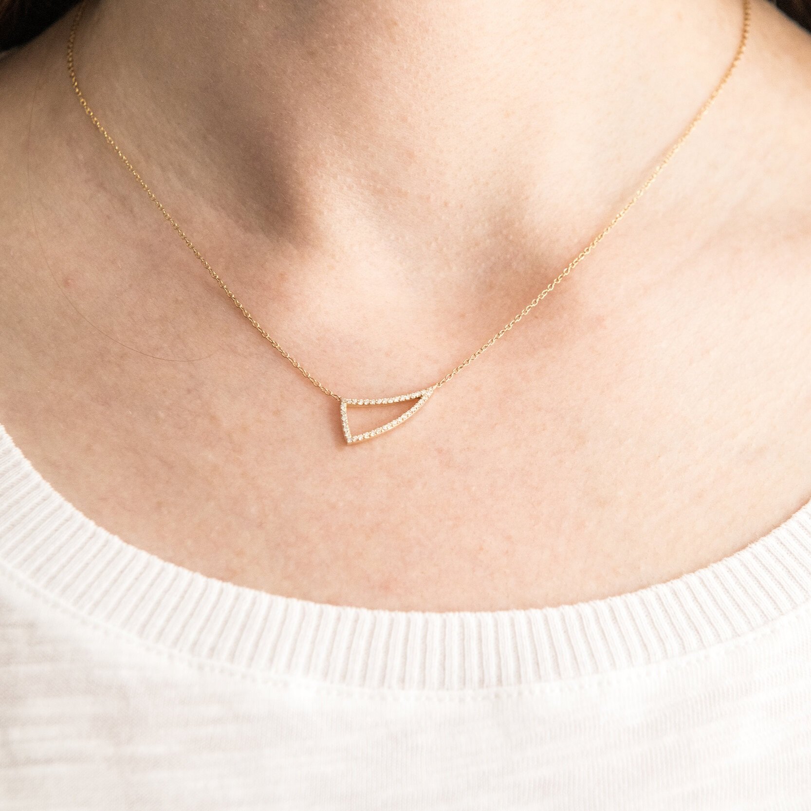 Diamond Leaf (Rhino) Necklace in Gold - Anna Machado Jewelry NY - Folhas Collection