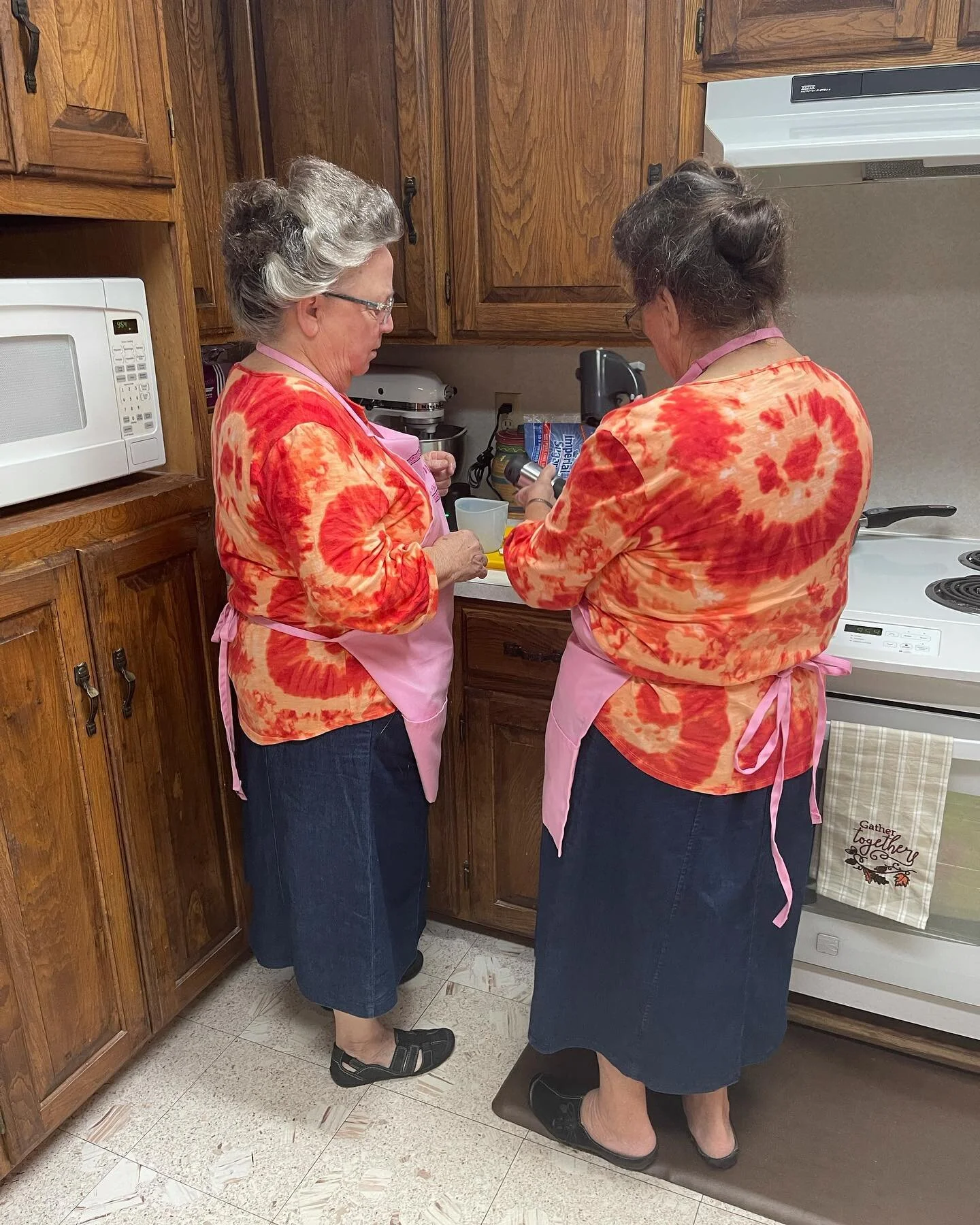 Getting ready for today&rsquo;s show on Facebook. Link is on www.pinkymaskitchen.com. Coming to YouTube soon.