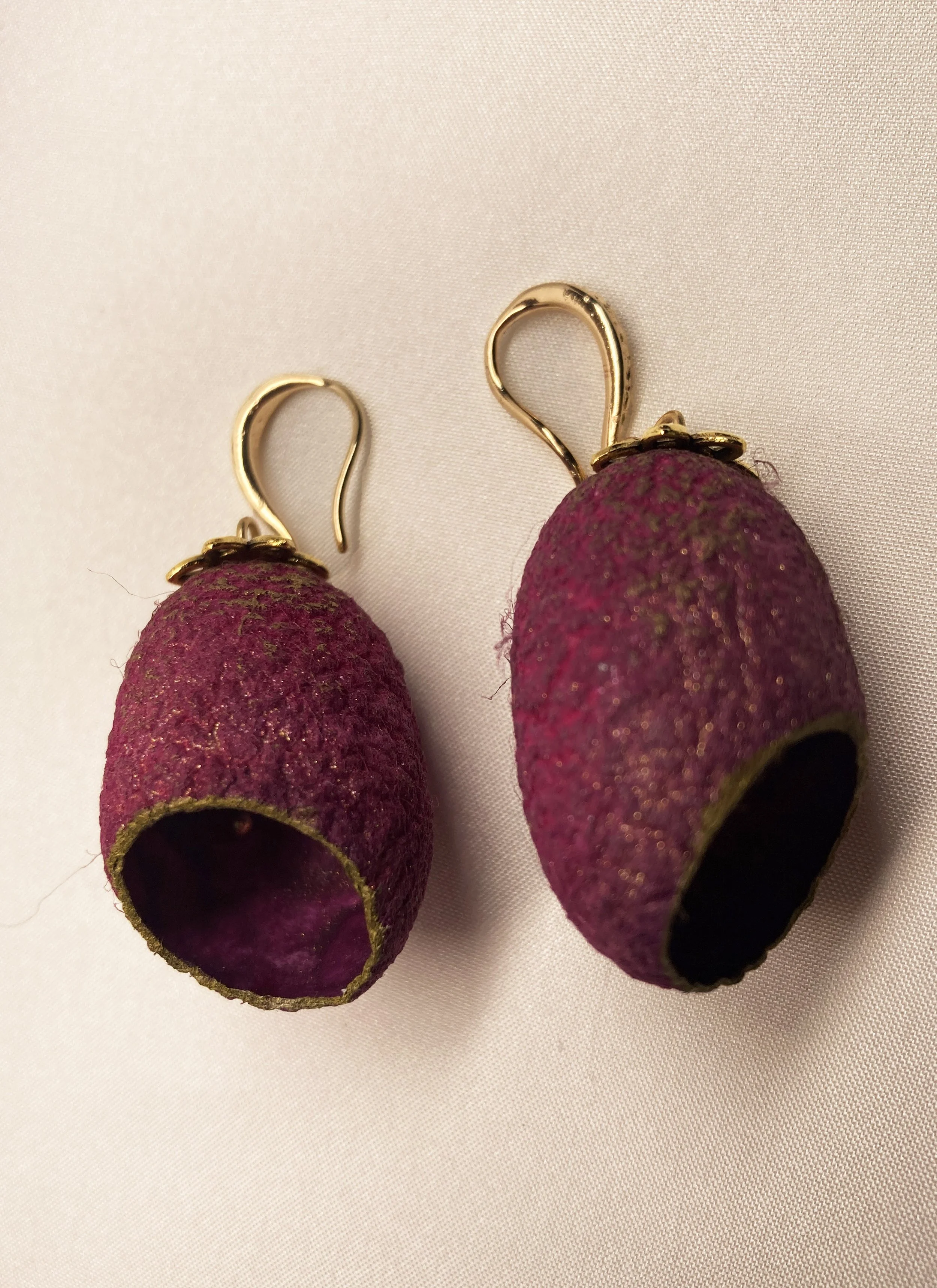 Bordeaux with light pink pearl bead 1.jpg