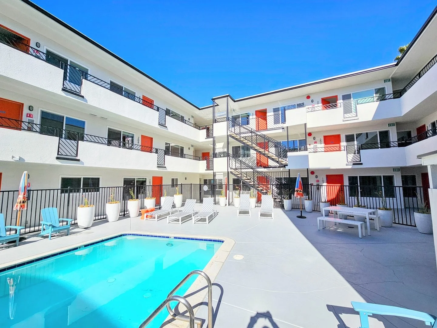 There&rsquo;s just something different about coming home to a pool in the heart of San Diego.

At The Parq, your courtyard pool is more than a weekend luxury, it&rsquo;s part of your everyday lifestyle. Whether you&rsquo;re lounging under the sun, ta
