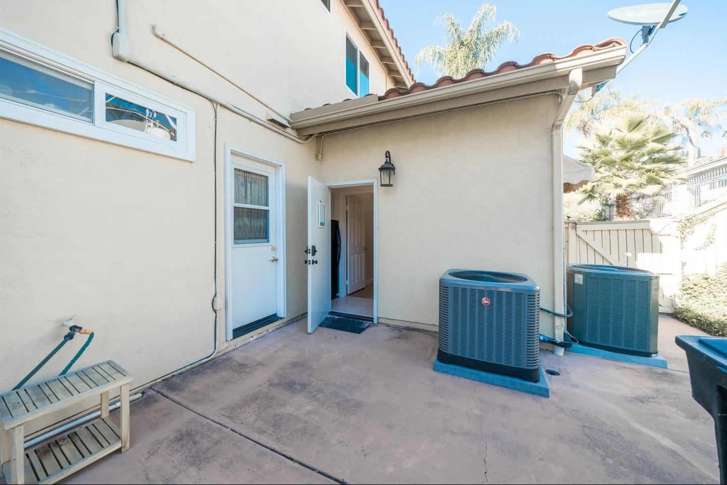 Now available in Bonita ✨
$1,500/month | Studio | 1 Bath

Tucked away on a quiet cul-de-sac, this fully furnished guest home offers a peaceful and private living experience in one of Bonita&rsquo;s most desirable neighborhoods. Recently updated with 