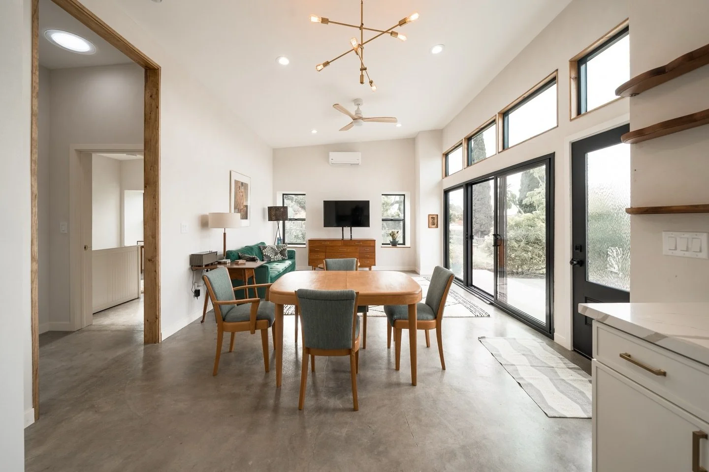 2 Bed | 1 Bath | 1,200 sqft | $3,700/mo

4247 58th Street, San Diego, CA 92115

Available now!

Perched on a hillside near SDSU, this brand new straw bale construction home offers panoramic views stretching from the Coronado Bridge to downtown San Di