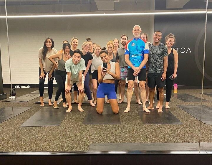 That post-pilates feeling! 🙌🏼 All the smiles at @onefarrer after their weekly lunchtime session with the amazing @charlottebarge_ ✨

If you'd like to learn more about our weekly class offering, get in touch at hello@sydasana.com.au. ✉️

#sydasana #