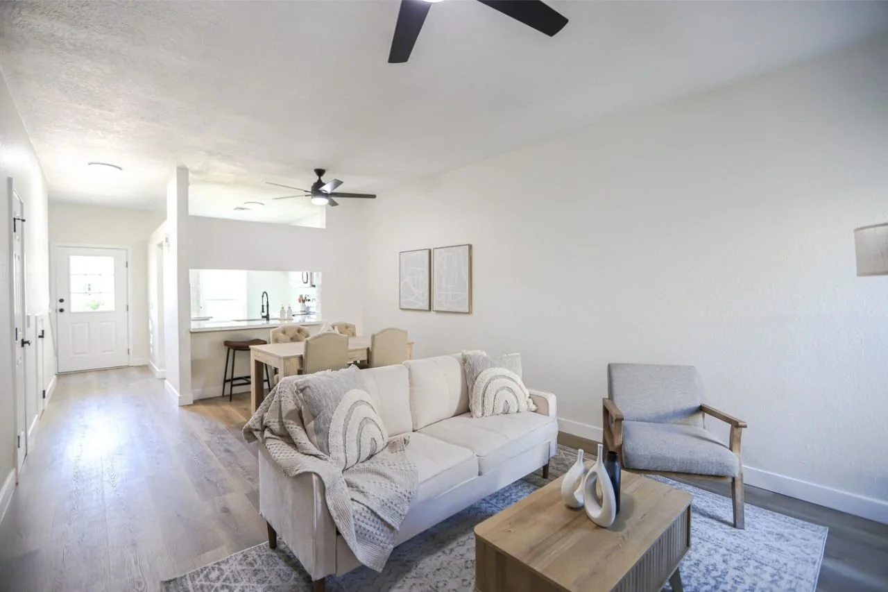 3416 w julie dr unit 1 (4).jpg