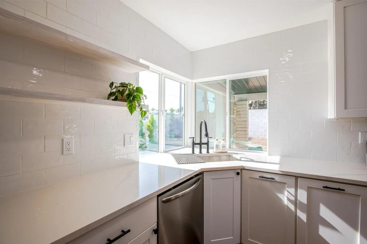 702 e paradise copy 6.jpg