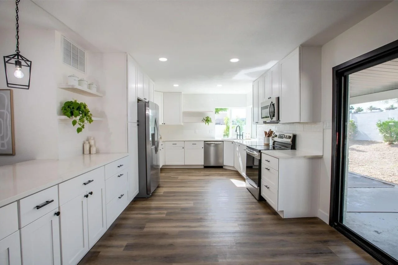 702 e paradise copy 3.jpg