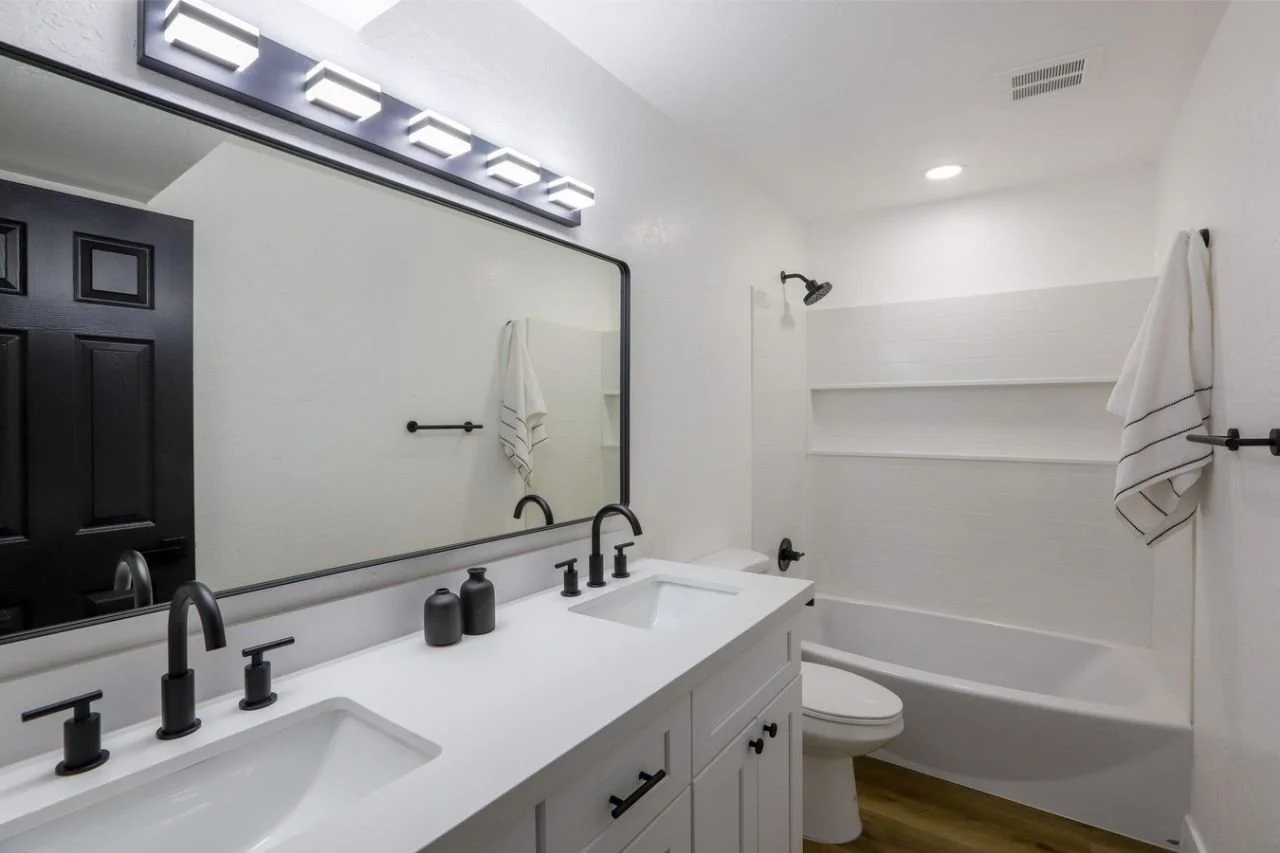 6026 n 11th st (15).jpg