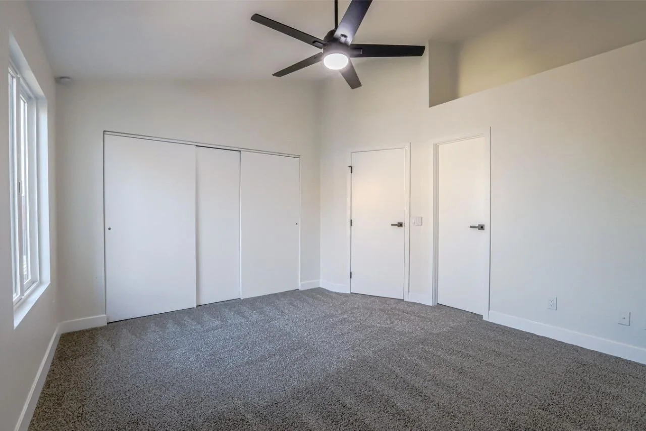 3416 w julie dr unit 1 (6).jpg