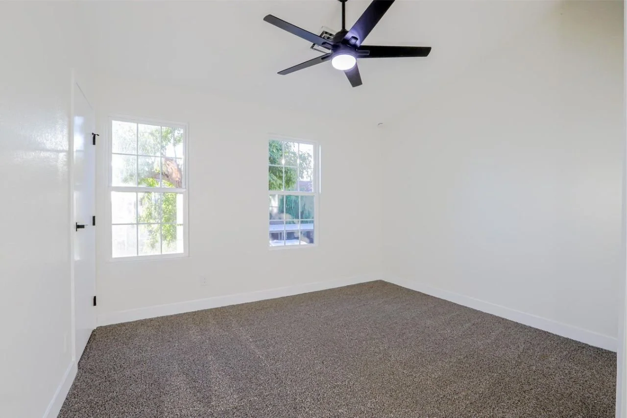 3416 w julie dr unit 1 (8).jpg